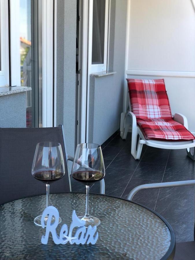 Apartmani Bolero - Obiteljski Odmor Vodice Exterior foto